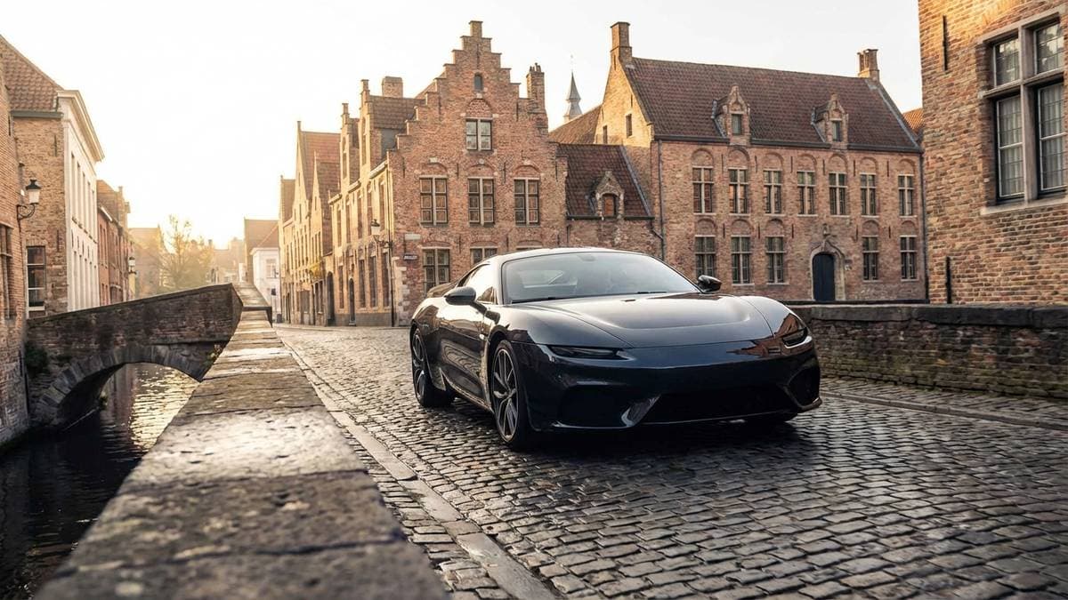 België