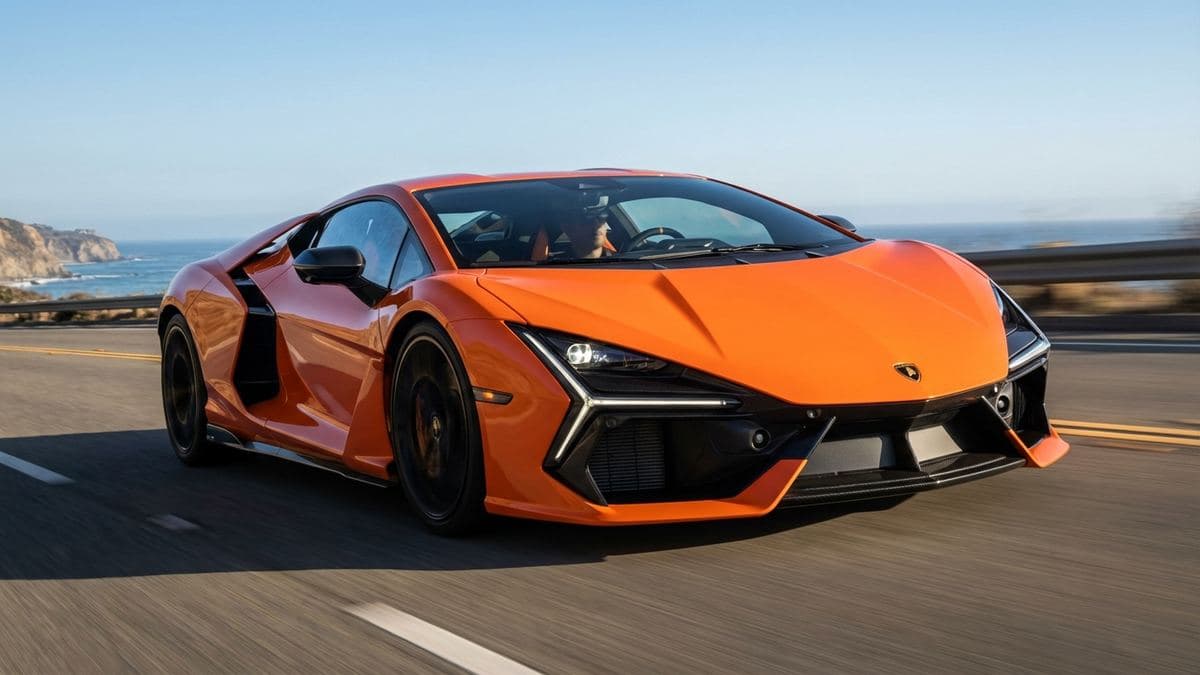 Lamborghini Revuelto