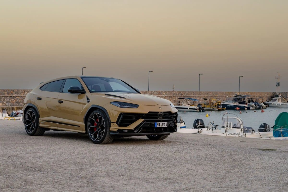 Lamborghini Urus Performante huren in Stuttgart