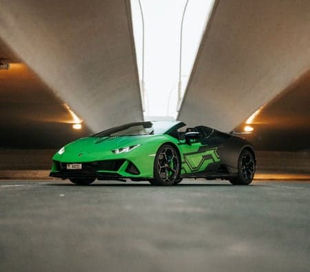 Lamborghini Huracan Evo Spyder 2021 huren in Dubai