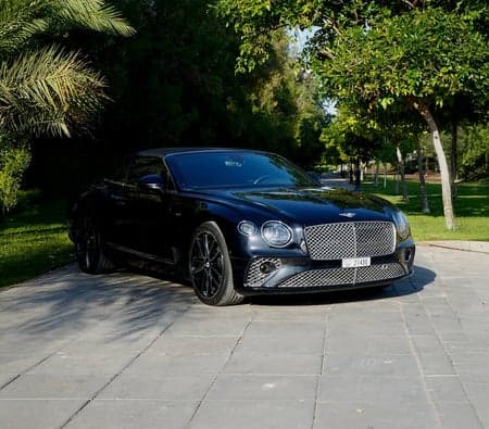 Bentley Continental GTC 2023 huren in Dubai