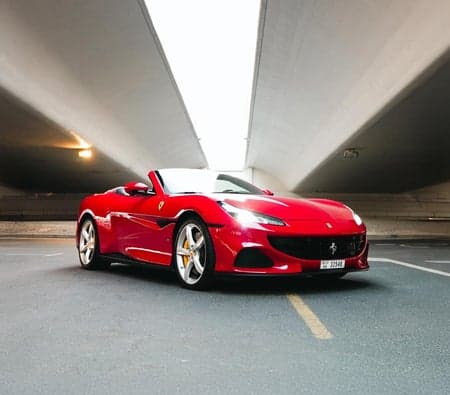 Ferrari Portofino M 2024 huren in Dubai