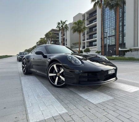 Porsche 911 Carrera 4S 2025 huren in Dubai