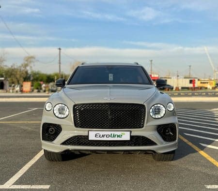 Bentley Bentayga 2024 huren in Dubai