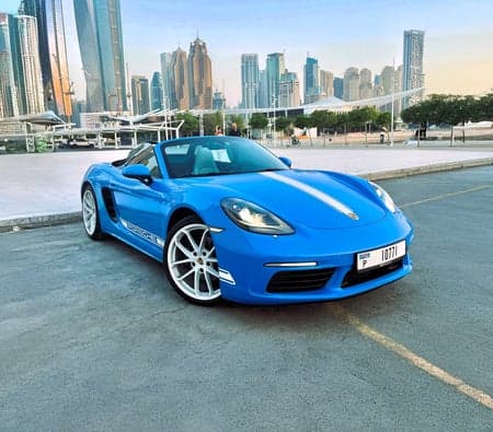 Porsche 718 Boxster Convertible 2023 huren in Dubai