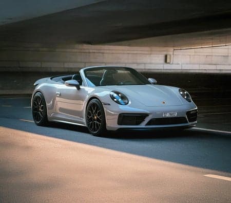 Porsche 911 Carrera GTS Spyder 2024 huren in Dubai