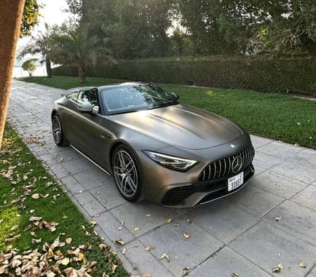 Mercedes Benz SL43 AMG 2023 huren