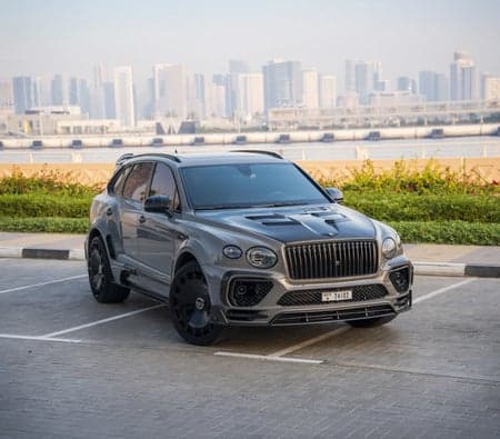 Bentley Bentayga Mansory 2025 huren in Dubai