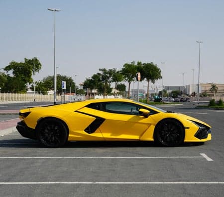 Lamborghini Revuelto 2024 huren in Dubai