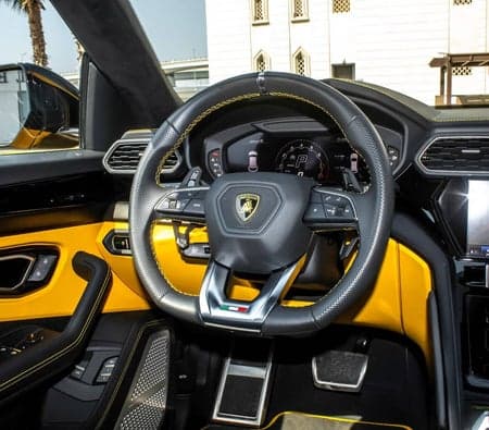 Lamborghini Urus 2022 huren in Dubai