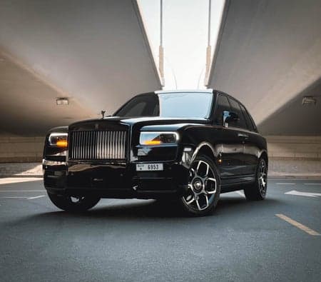 Rolls Royce Cullinan Badge 2024 huren in Dubai