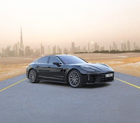 Porsche Panamera Platinum Edition 2024 huren in Dubai