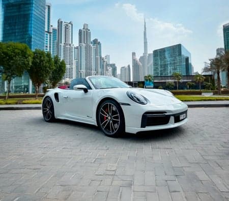 Porsche 911 Turbo Spyder 2022 huren in Dubai