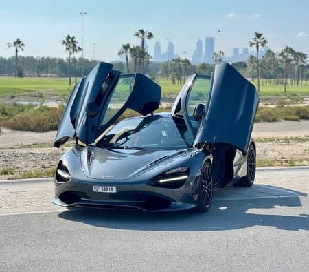 McLaren 750S 2024 huren in Dubai
