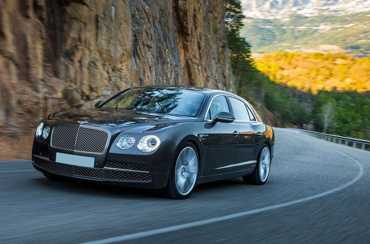 Bentley Flying Spur huren in Nice