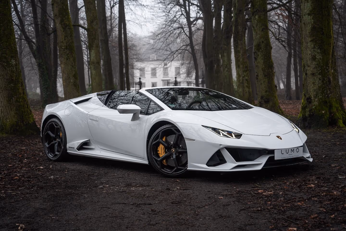 Lamborghini Huracán EVO Spyder wit huren